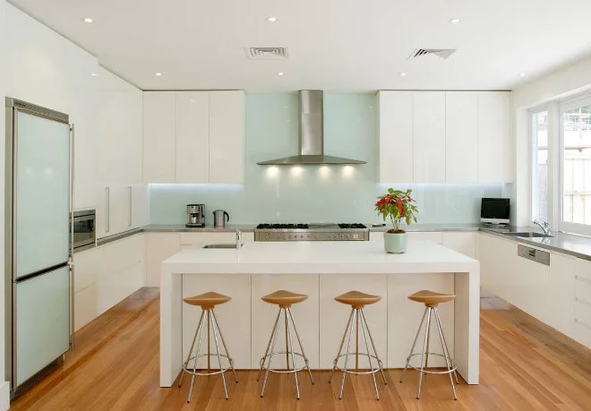 Kitchen splashback low iron glass